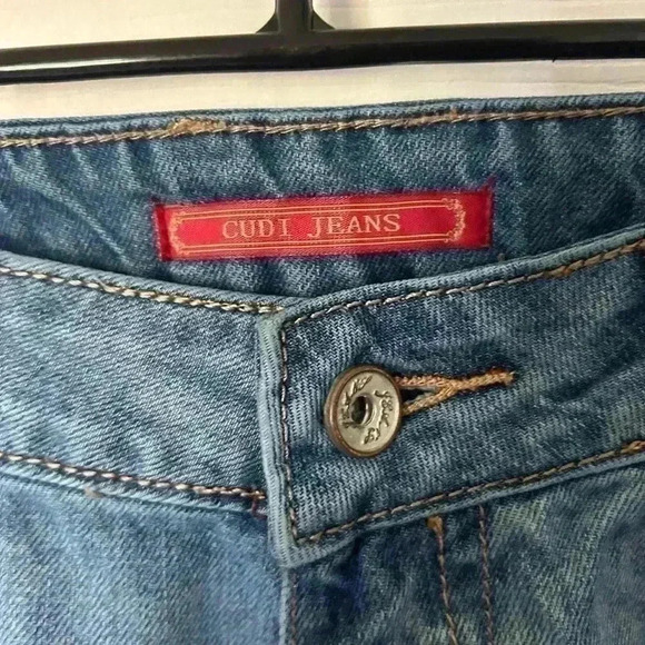 Cudi Jeans size 27. Distressed Denim Straight Jeans. Light wash. - Picture 5 of 13